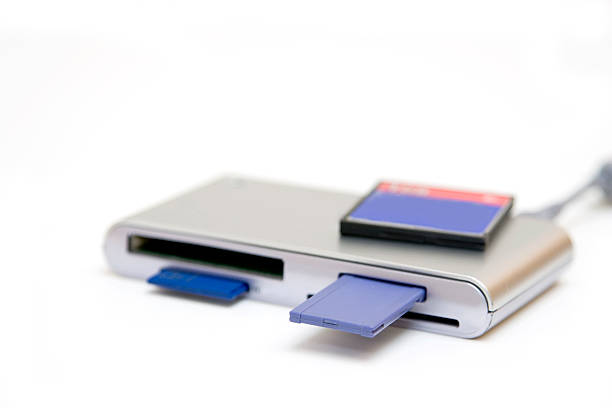 Kenapa Laptop Zaman Sekarang Makin Sedikit Port dan Slot SD Card?