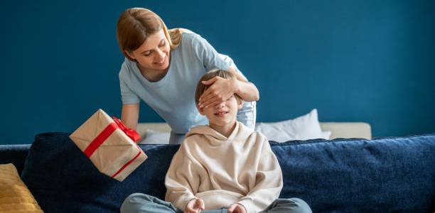 7 Ide Kado Anak Laki-Laki Usia 6-12 Tahun, Gak Perlu Bingung Lagi Deh!