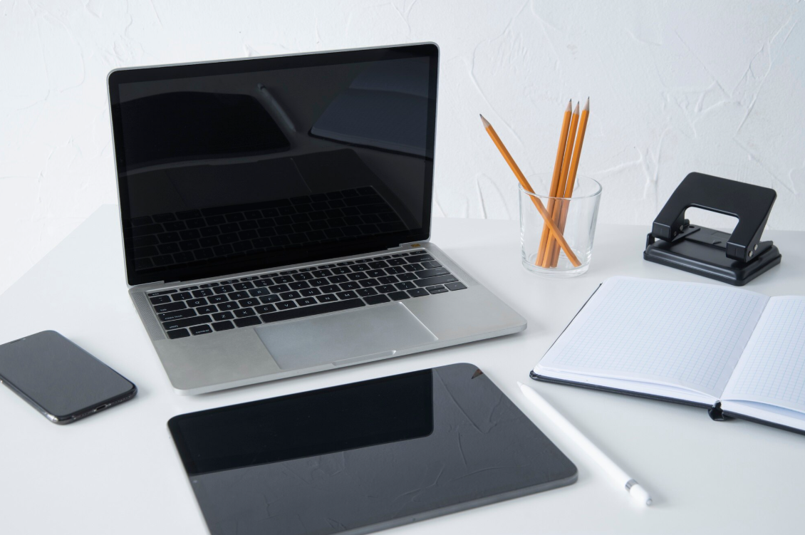 Tablet vs Laptop: Mana yang Lebih Efektif untuk Sekolah Belajar Online?