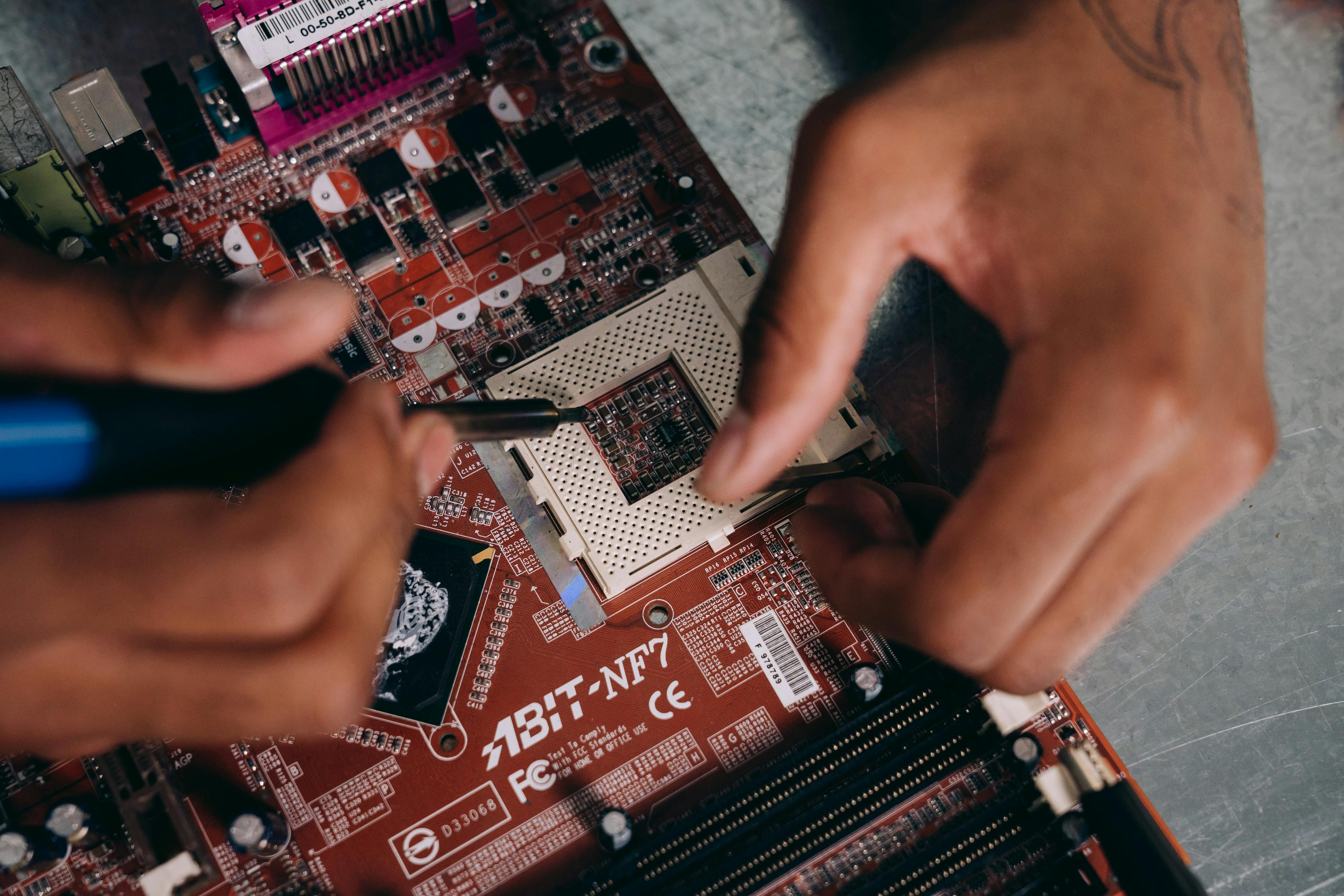 5 Proyek Elektronik Pertama yang Bisa Kamu Buat dengan Solder Listrik