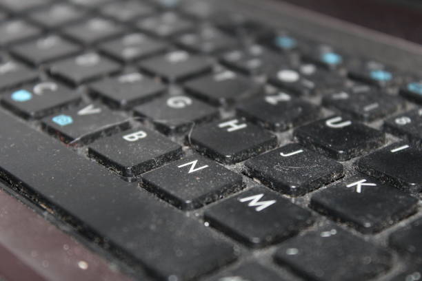 Mengapa Keyboard Kita Lebih Jorok dari Dudukan Toilet?