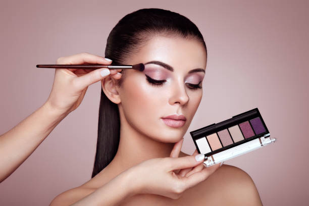Bingung Cara Padupadankan Eye Shadow? Ikuti Trik Simpel Ini Biar Warnanya Menyatu!