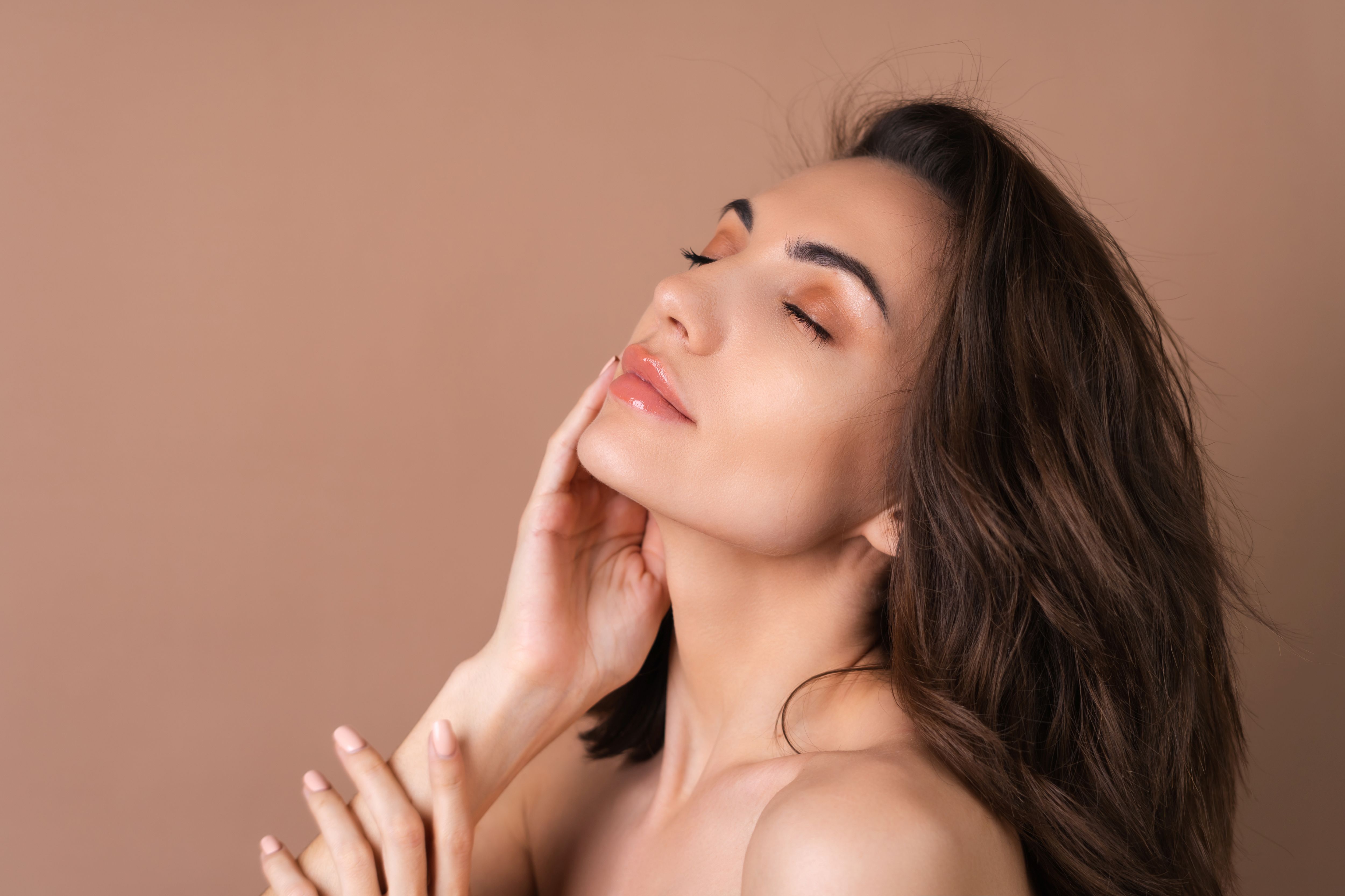 Panduan Memilih Lipstik Nude Sesuai Warna Kulit