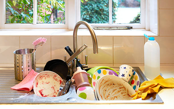 Kenapa Peralatan Dapur Masih Nggak Bersih Walau Sudah Dicuci? Coba Cek Hal Ini