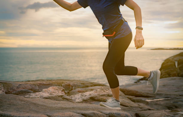 Running Gear Wajib Buat Pelari Pemula, Ada Sepatu sampai Soft Flask