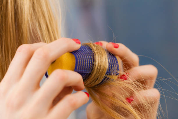 Jarang Disadari! Ini 5 Kesalahan Saat Menggunakan Roll Rambut yang Bikin Hasilnya Gagal Total
