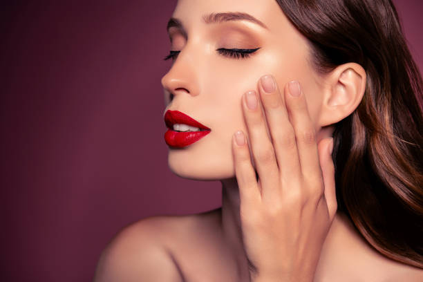 5 Tips Mudah Bikin Winged Eyeliner Natural bagi Pemula