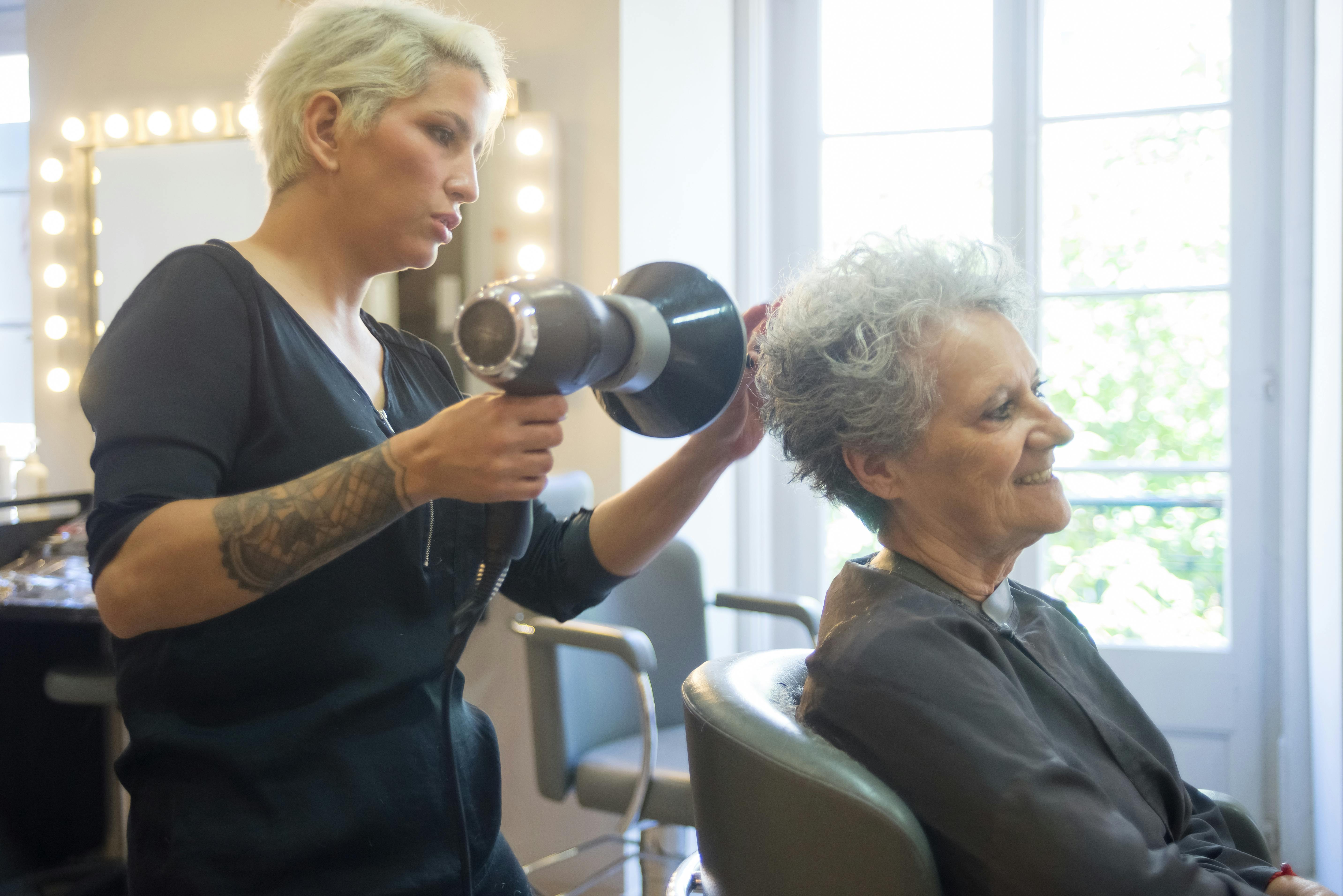 Mahir Styling dalam 5 Menit, Panduan Aksesoris Hair Dryer untuk Volume Maksimal