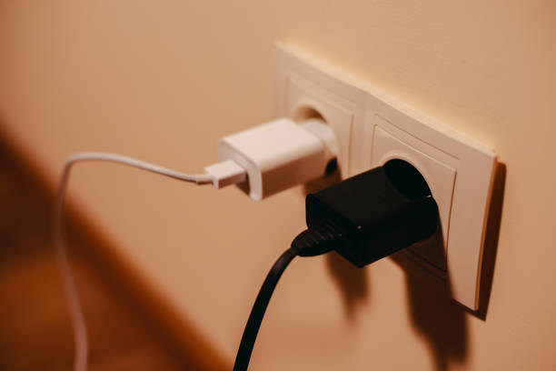 Keunggulan Adaptor Watt Kecil untuk Pengguna HP Lama