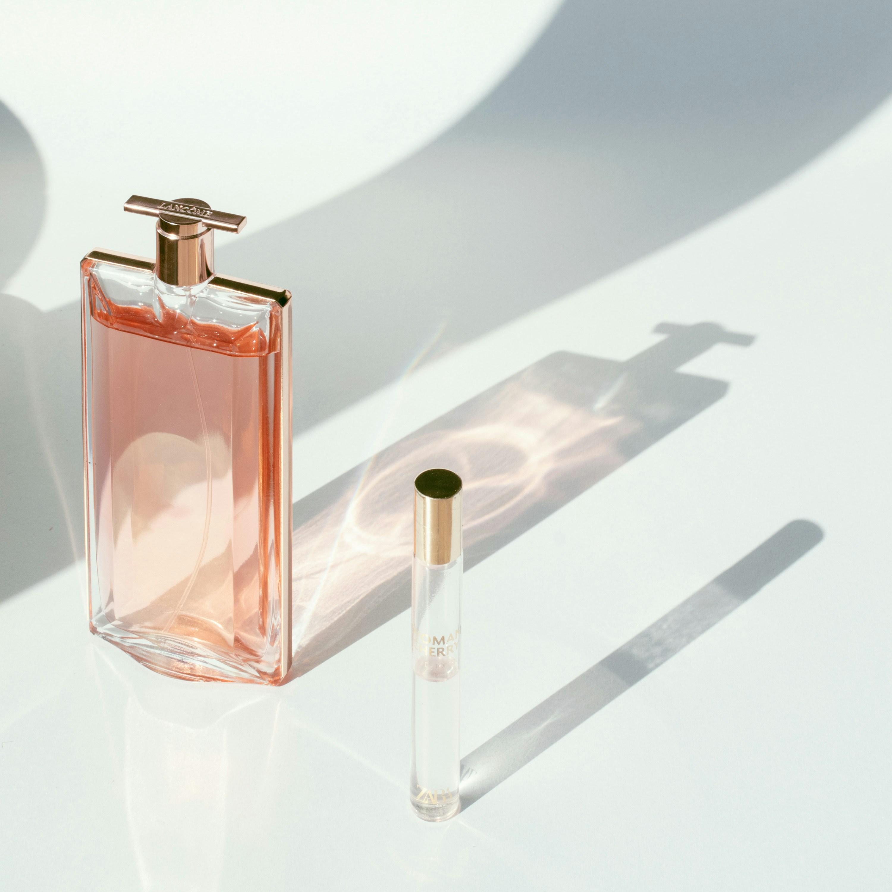 Kecil-kecil Cabe Rawit! Kenapa Parfum Travel Size Wajib Dibawa Saat Jalan-Jalan?