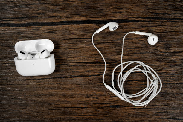 Beda Telinga Beda Selera,  Mana Jenis Earphone yang Cocok Buat Kamu?