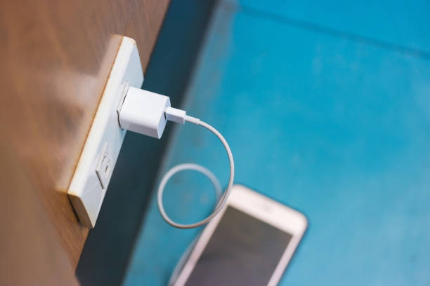Waspada! Ini 5 Bahaya Menggunakan Charger KW