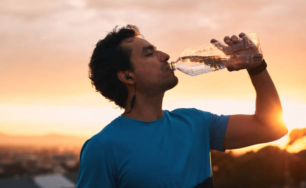 Mitos dan Fakta Seputar Minum Air Putih yang Perlu Kamu Tahu