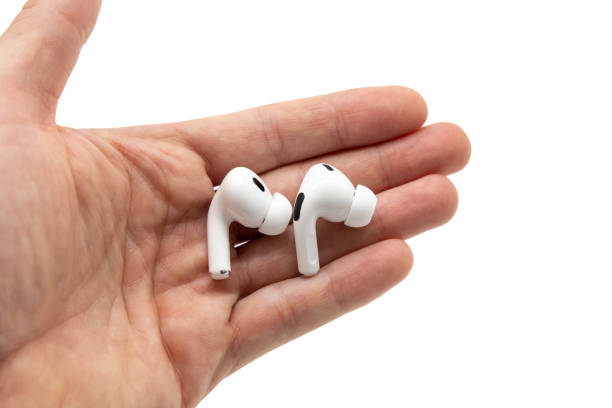 Pilih AirPods 4 atau Redmi Buds 6? Mana yang Paling Cocok Buat Kebutuhanmu
