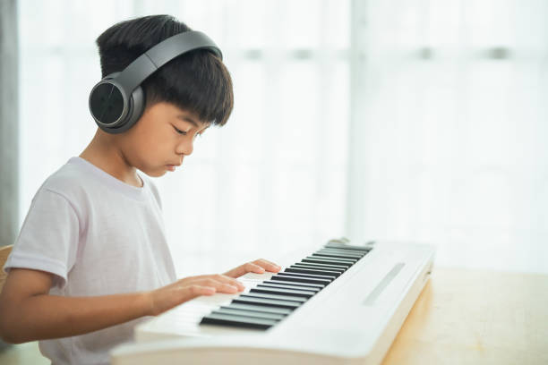 Stop Screen Time Berlebihan! Ganti Gadget dengan Keyboard, Ciptakan Jagoan yang Peka Sosial
