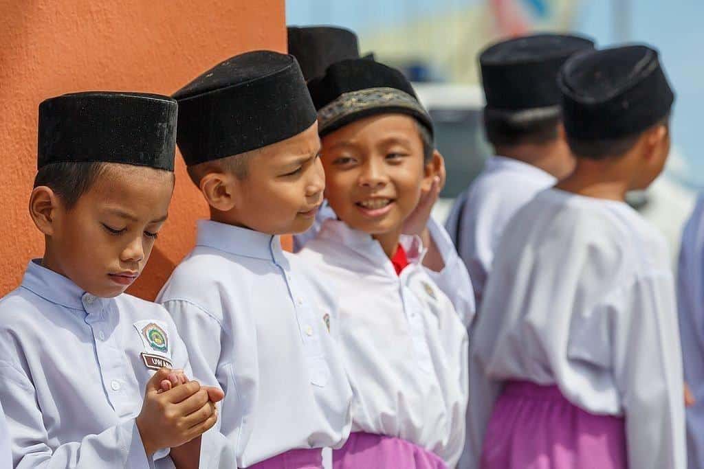 Bukan Sekadar Tradisi, Peci Jadi Fashion Statement Baru