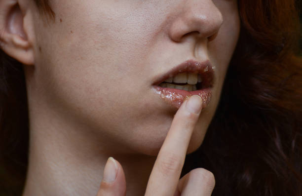 7 Manfaat Lip Scrub untuk Bibir Lembut dan Cerah Alami