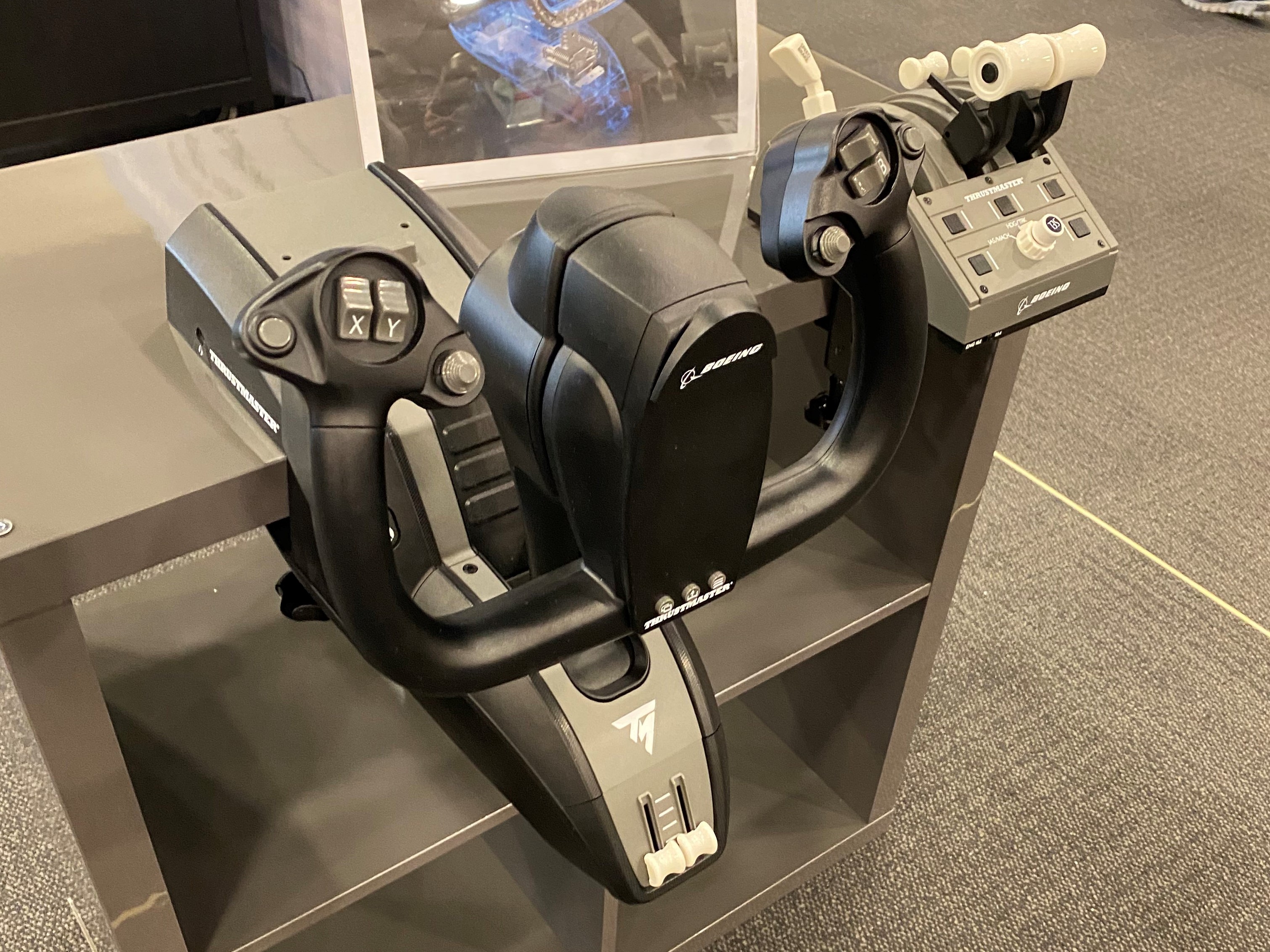 Dari Gamer ke Pilot Virtual, Kupas Tuntas Thrustmaster Boeing Yoke!
