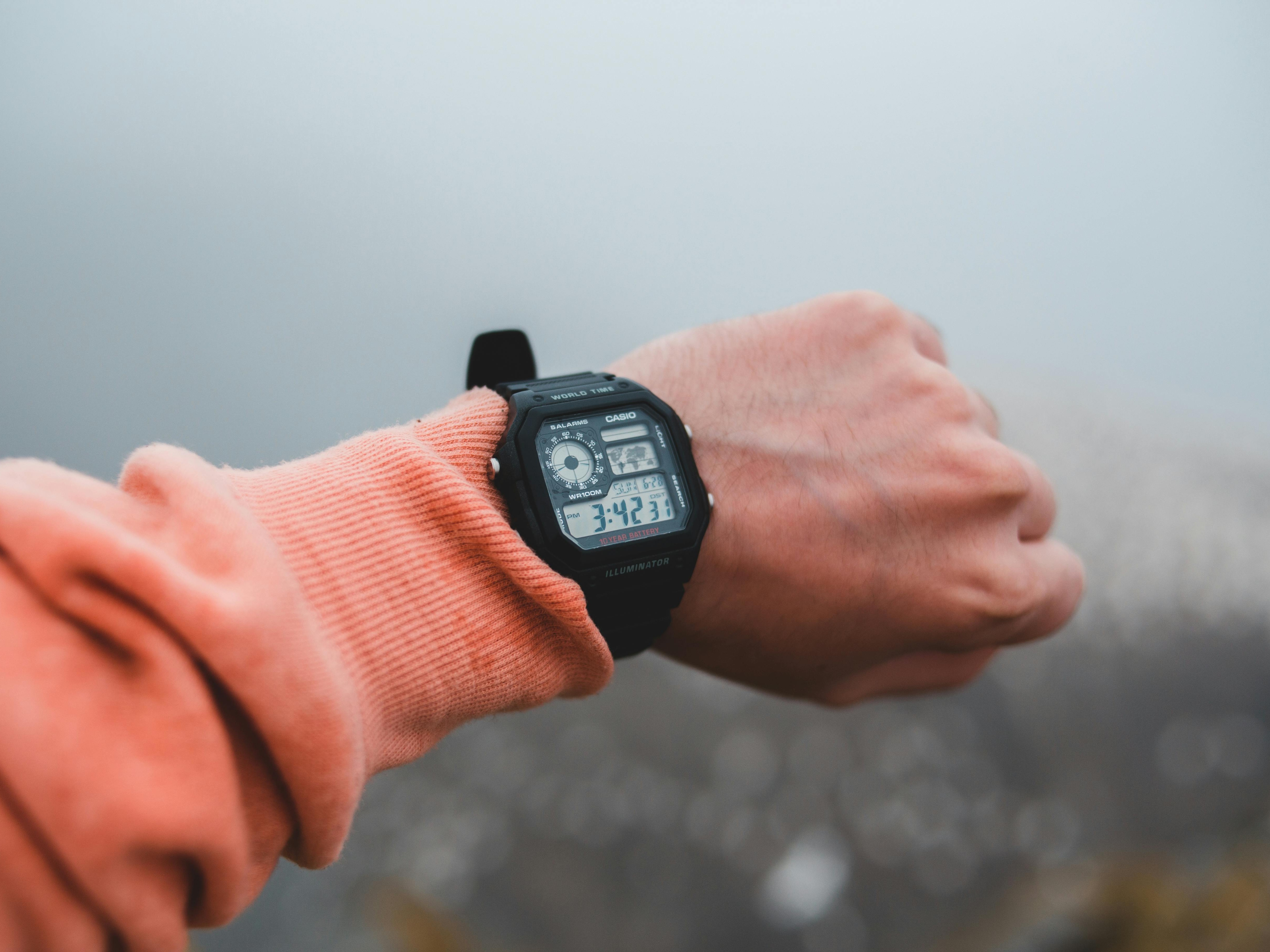 Mau Tampil Sporty? Ini Jam Tangan Pria yang Wajib Kamu Punya