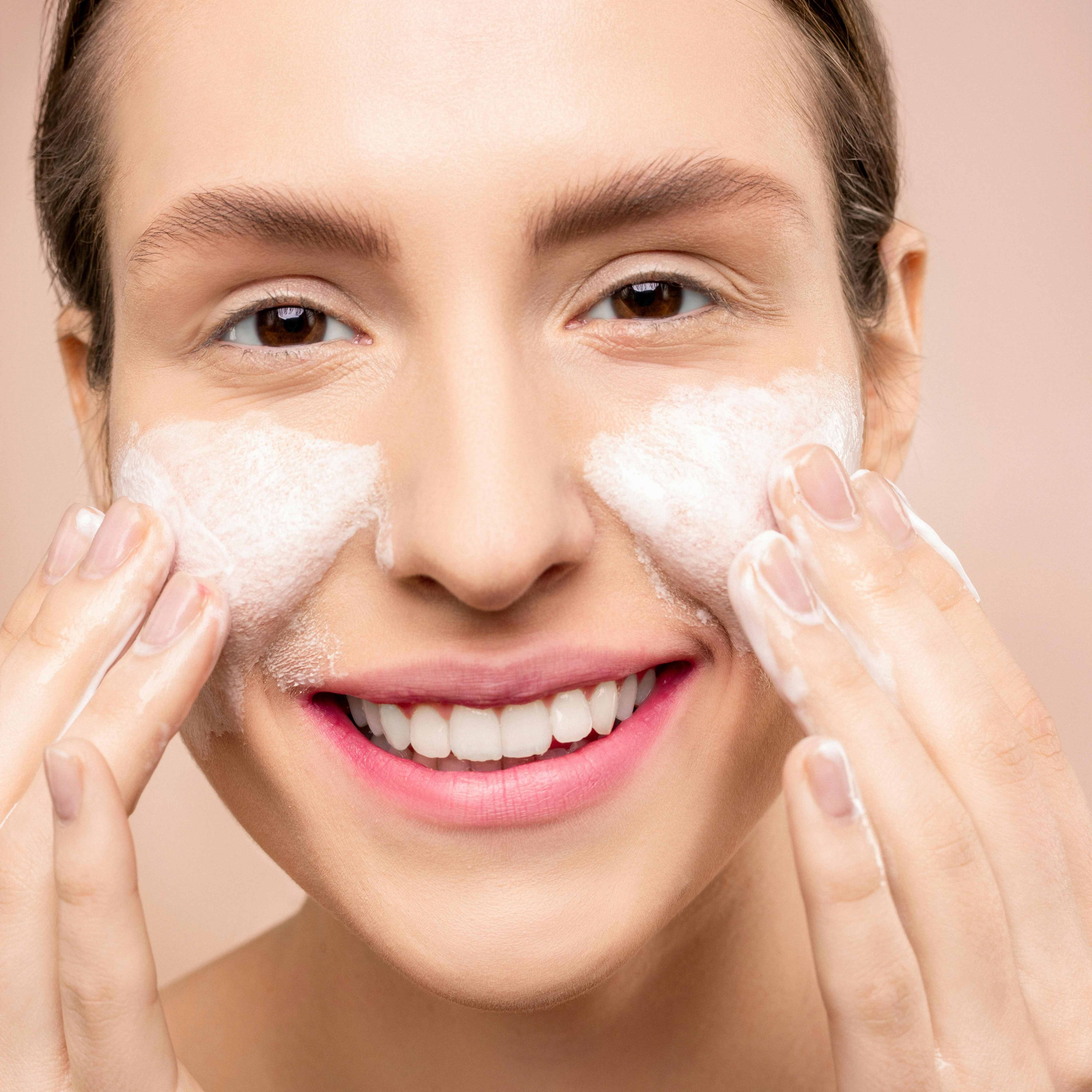 Skin Barrier Lemah Bisa Diperbaiki! Ini Rekomendasi Bahan Skincare-nya