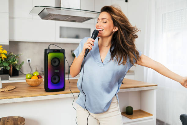 Speaker Karaoke vs Speaker Bluetooth Biasa, Apa Bedanya?