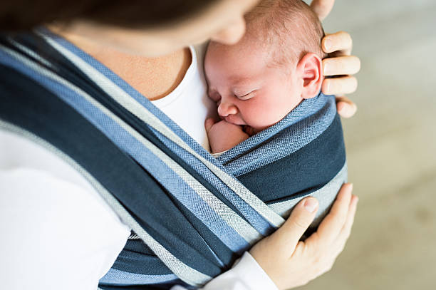 Orang Tua Wajib Tahu! Ini Kesalahan yang Sering Terjadi Saat Menggunakan Gendongan Bayi