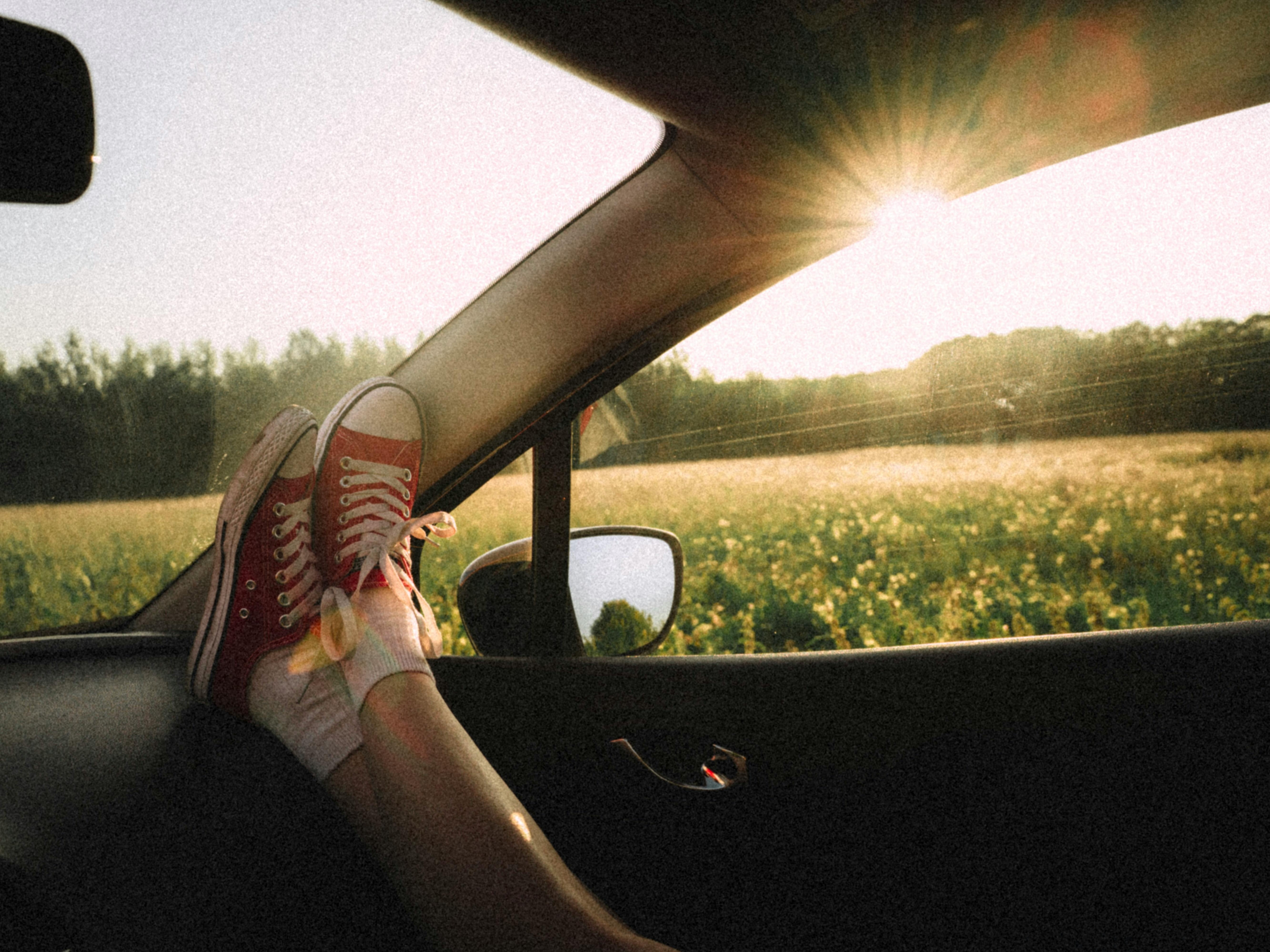 Istirahat Nyaman Saat Road Trip? Kasur Angin Mobil Jadi Solusinya