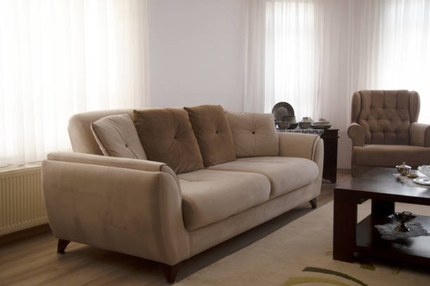 Ruang Tamu Terasa Kosong dan Monoton? Tambahkan 5 Furnitur Ini!