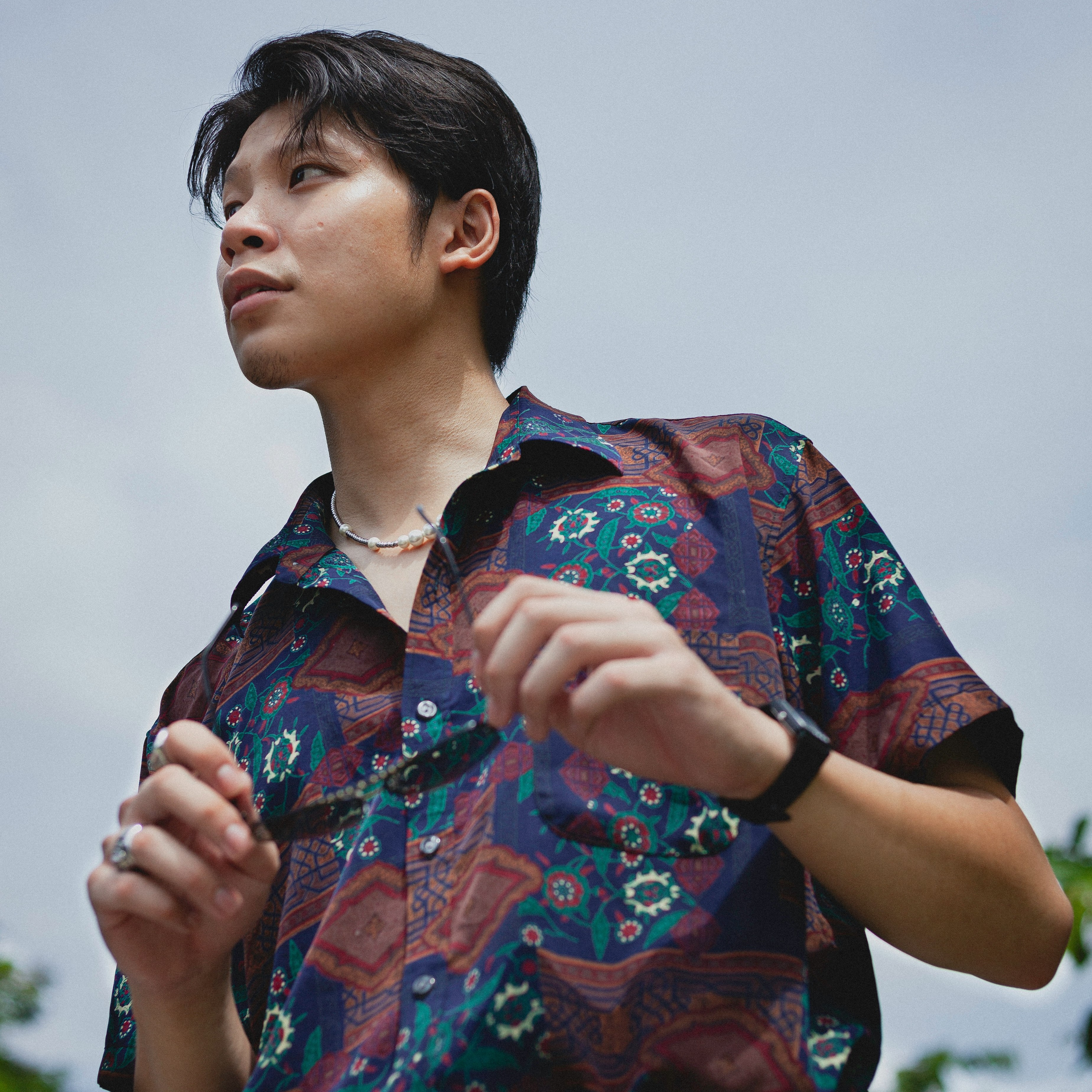 Kemeja Pria Batik Lengan Panjang & Pendek, Siap Bikin Kamu Jadi Pusat Perhatian!