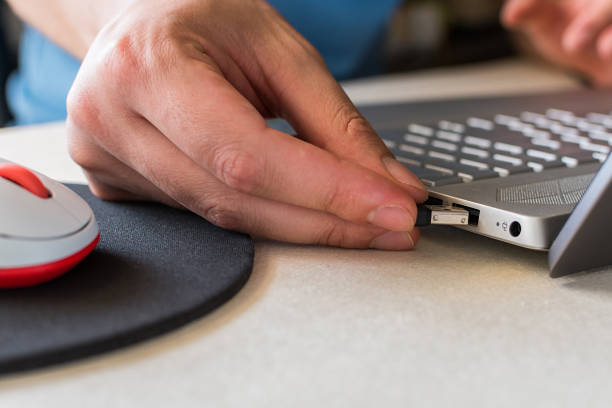 Dongle Kecil Tapi Penting, Penghubung Keyboard Wireless dan Komputer Kamu