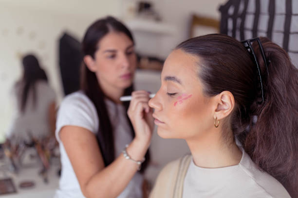 Biar Nggak Menor, Begini Cara Pakai Liquid Blush yang Benar