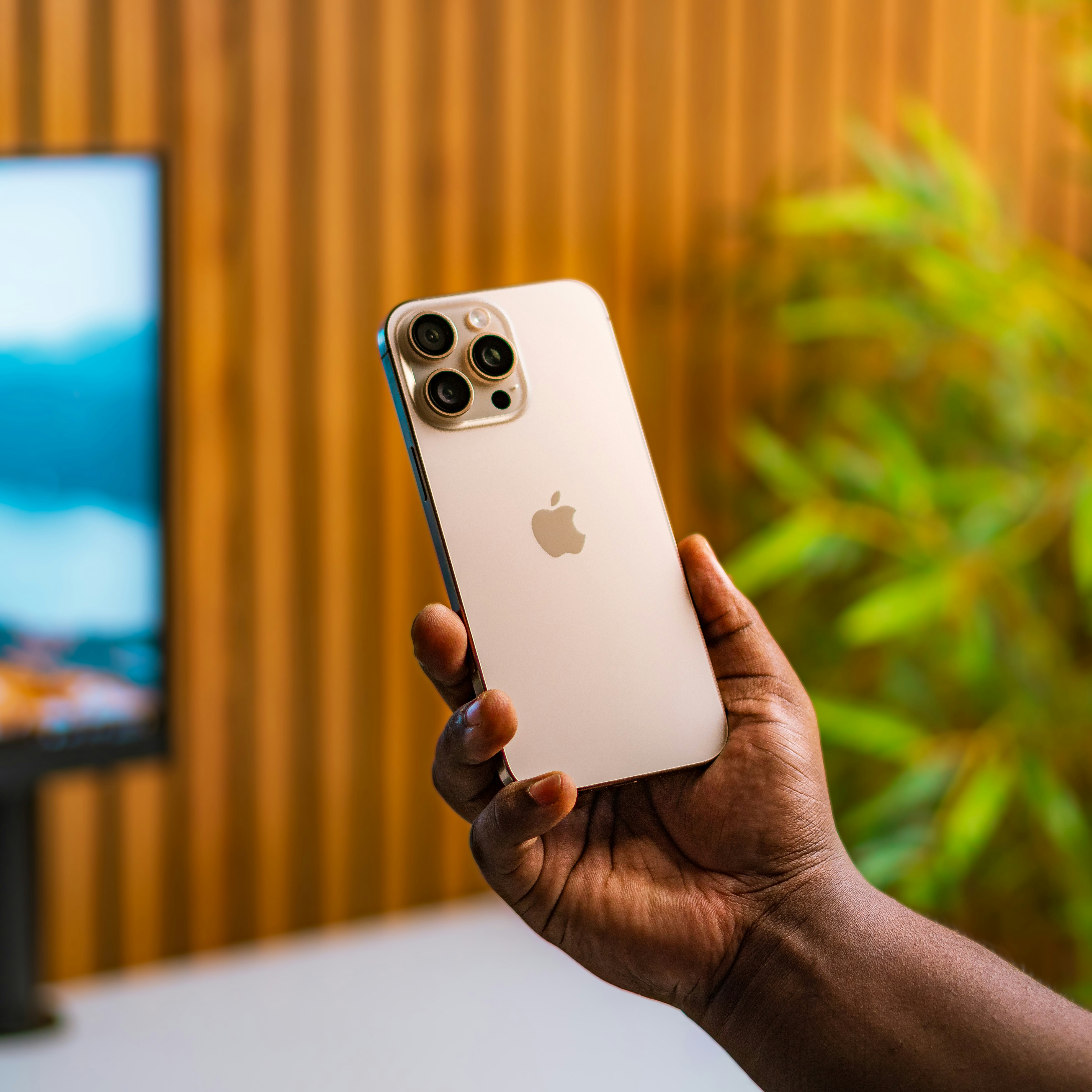 Apakah Ini Ponsel Terbaik Tahun Ini? Mengupas Tuntas iPhone 16 Pro Max