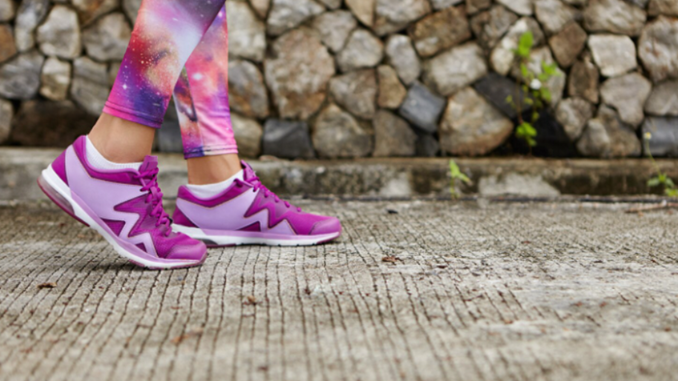 Sneakerina: Sepatu Hybrid Stylish yang Bakal Kuasai Street Style 2025