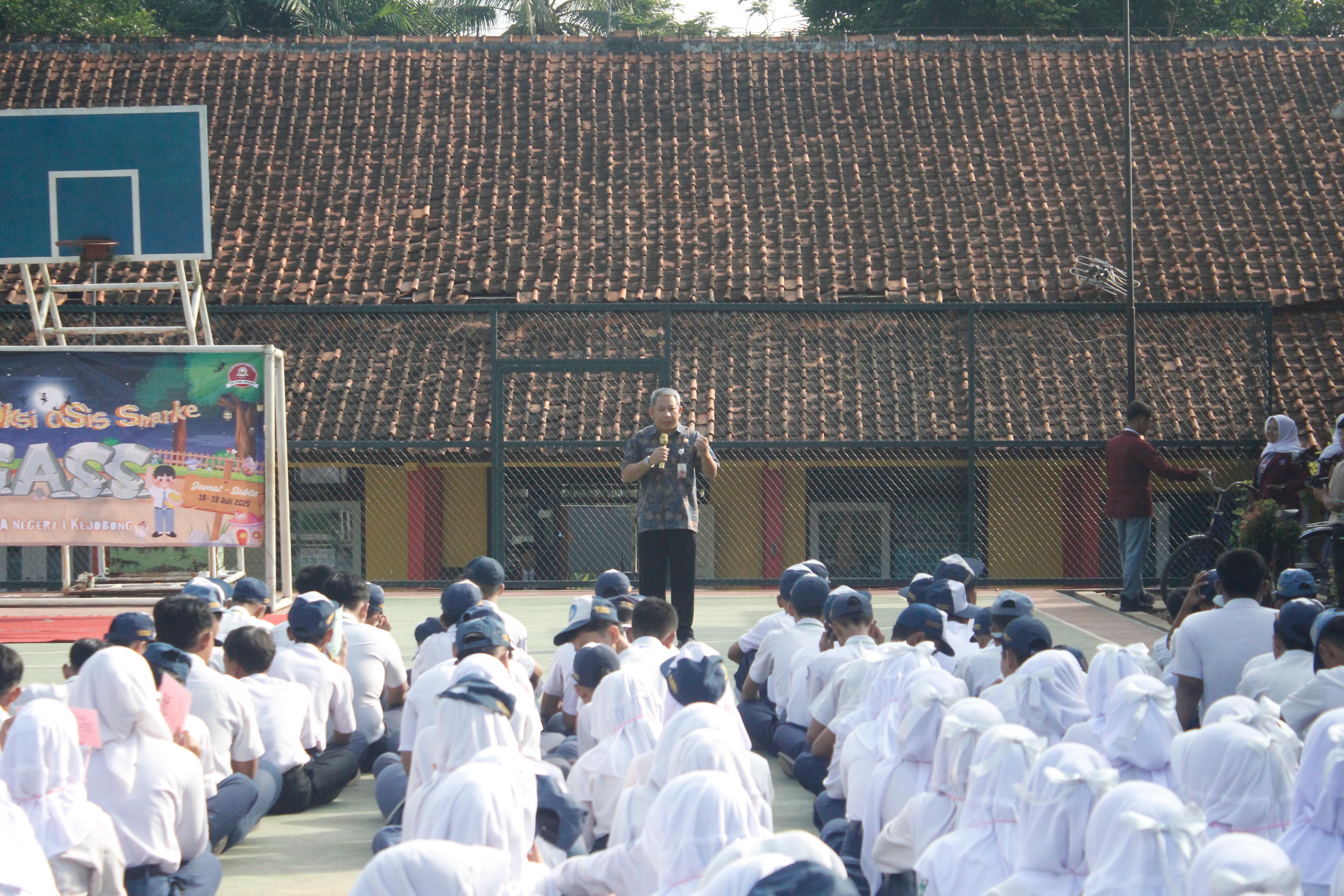 Dari Bahasa Inggris sampai World Cleanup Day: Serangkaian Aksi Keren yang Bikin Sekolah Makin Bersih, Keren, dan Percaya Diri