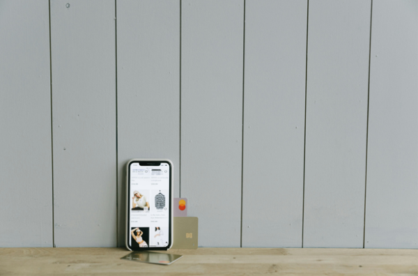 FOMO TikTok Bikin Dompet Menjerit: Begini Cara Tren Fashion Menggiring Mahasiswa Belanja Impulsif