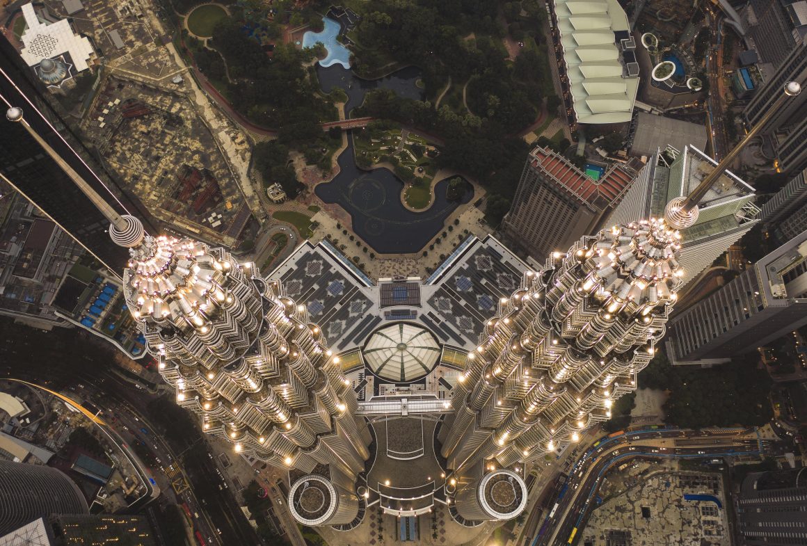 Petronas Twin Towers: Panduan Hemat Menikmati Ikon Kuala Lumpur dari Pagi sampai Malam