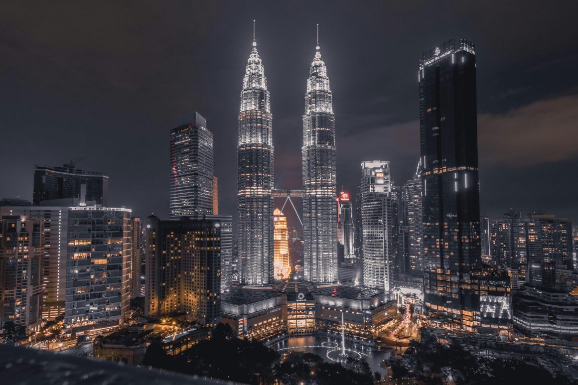 Petronas Twin Towers: Panduan Hemat Menikmati Ikon Kuala Lumpur dari Pagi sampai Malam