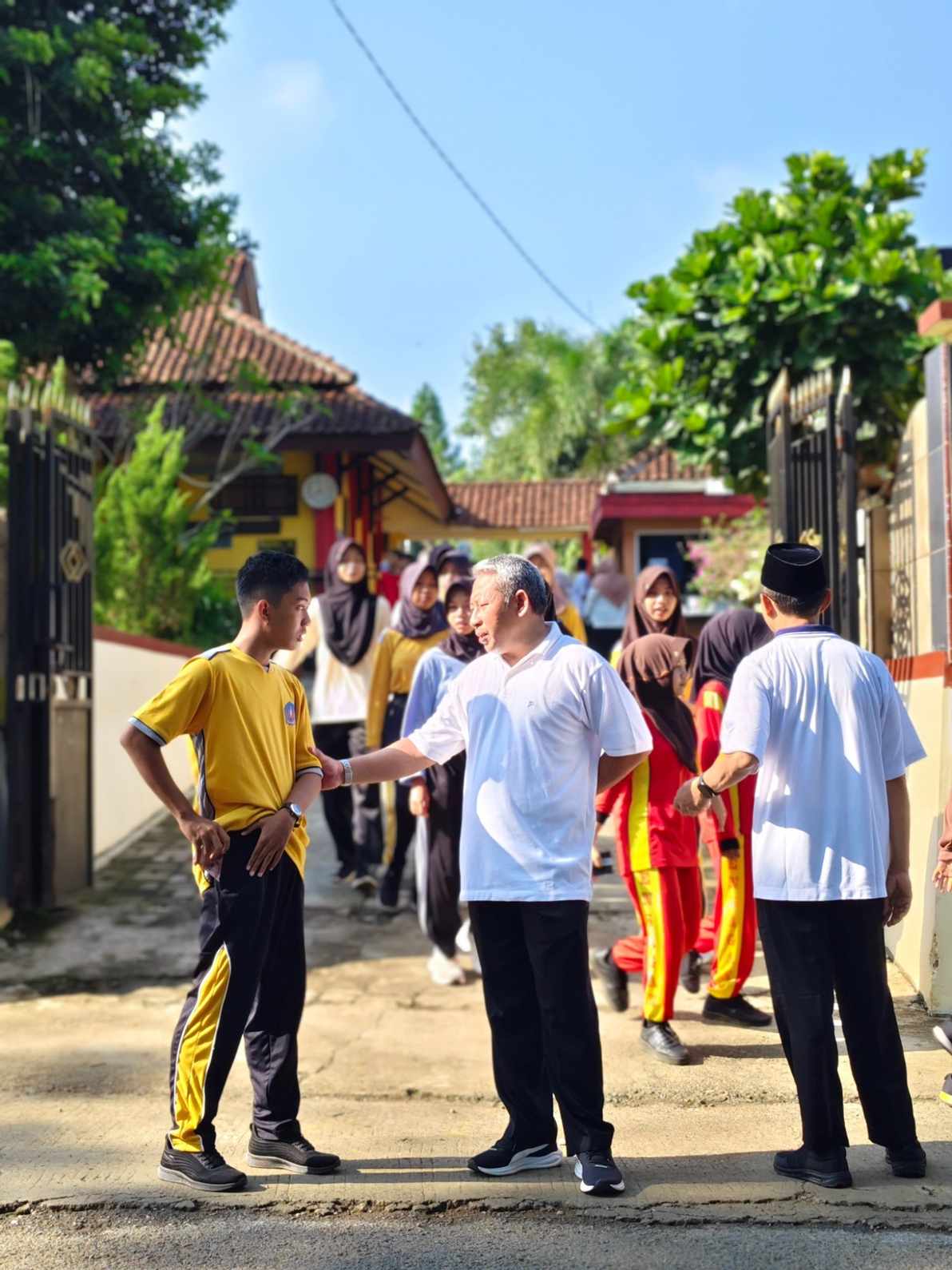 Dari Bahasa Inggris sampai World Cleanup Day: Serangkaian Aksi Keren yang Bikin Sekolah Makin Bersih, Keren, dan Percaya Diri