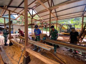 25 Hari Bedah Rumah Tokoh Adat di Kimbeli: Dari Rumah Sempit Jadi Simbol Kebersamaan