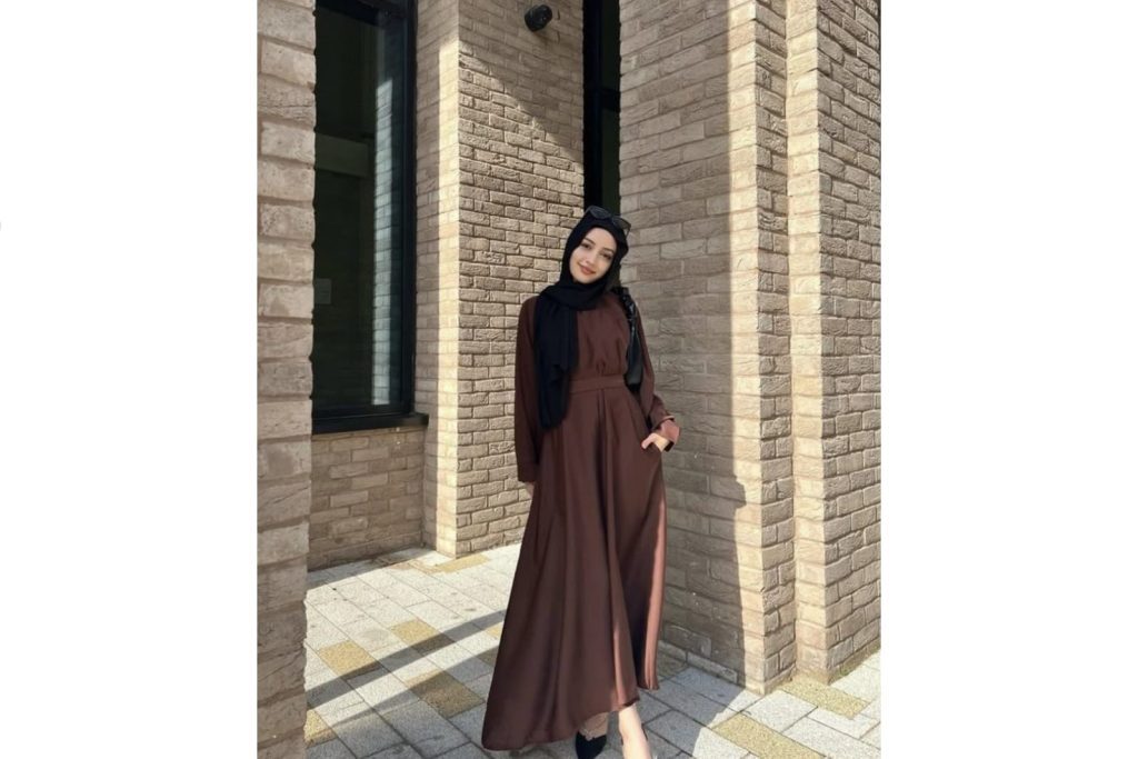3 Warna Baju Lebaran 2025 yang Bakal Bikin Kamu Paling Standout di Kumpul Keluarga