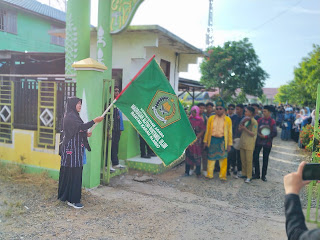 Jalan Santai Penuh Warna: Busana Unik Siswa Meriahkan Harlah ke-20 MA Bustanul Ulum
