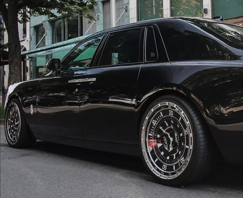 Rolls-Royce Phantom X Velg Rolex: Ketika Jam Tangan Mewah Turun ke Aspal