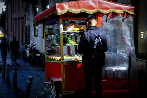 7 Trik Cerdas Pilih Jajanan Kaki Lima & Frozen Food saat Puasa Biar Tetap Sehat