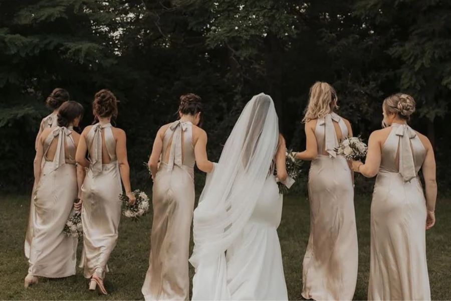 Rahasia Warna Baju Bridesmaid: Bikin Foto Pernikahan Auto Estetik!