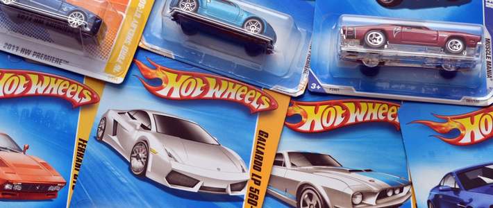 7 Harta Mainan Nostalgia yang Diam-diam Bisa Jadi "Charizard" di Dompet Milenial