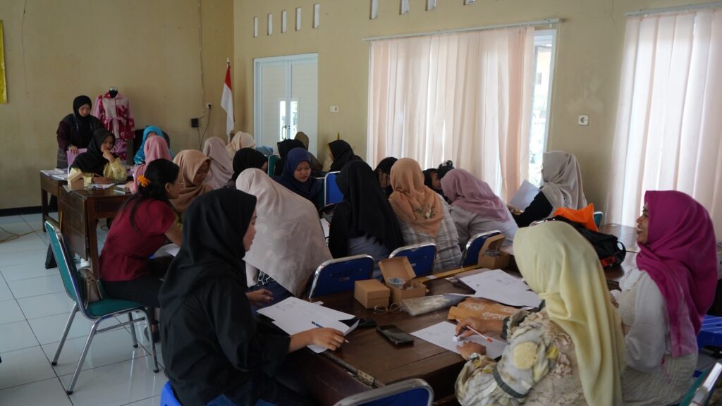 Batik Purbalingga Naik Kelas: Dari Kain Tradisional ke Fashion Ready to Wear Berkelas Global