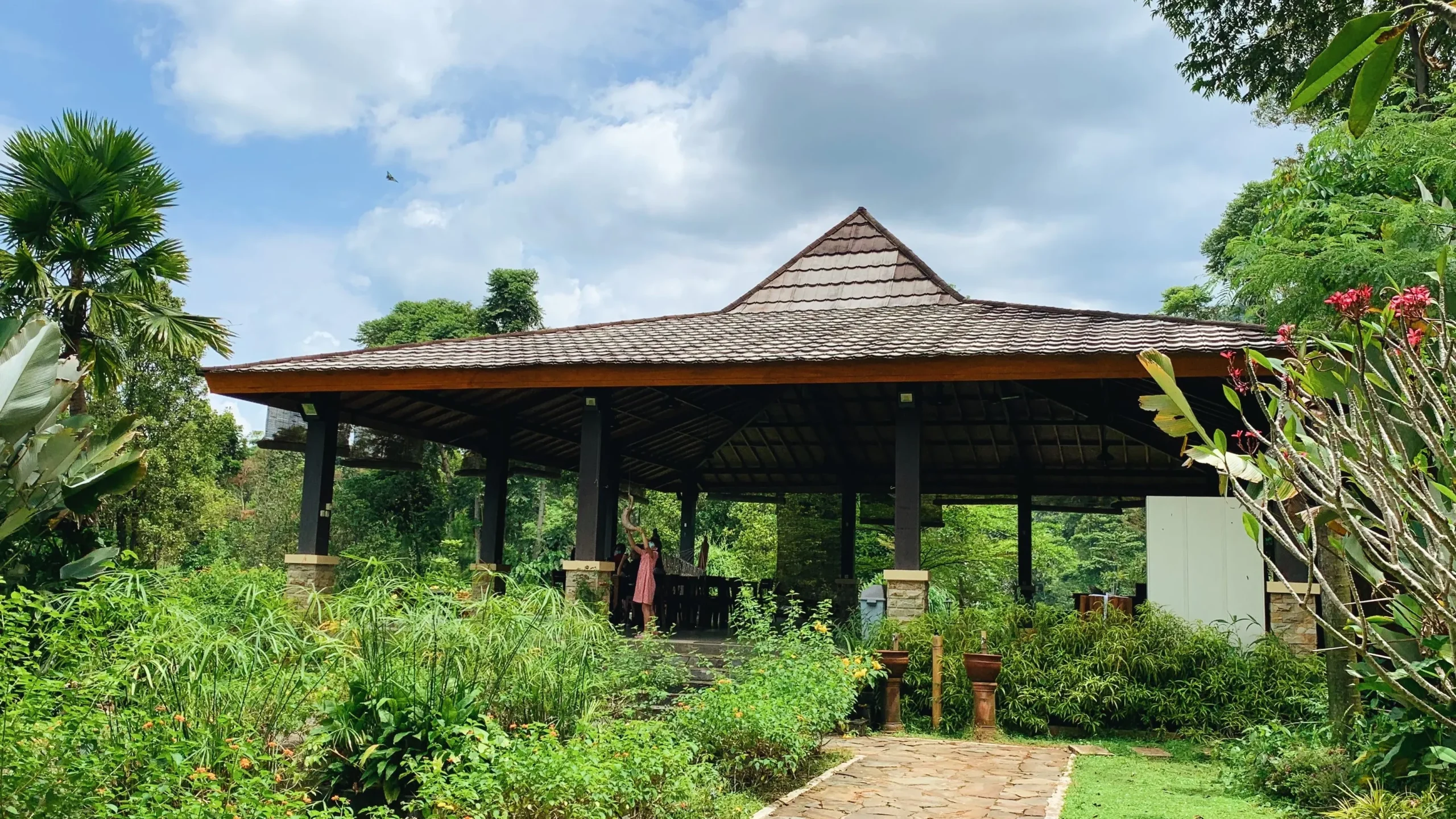 14 Destinasi Hits di Sentul: Dari Gunung, Curug, Sampai Tempat Kuliner Family Friendly!