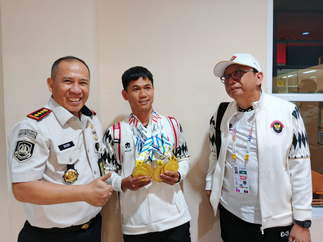 Momen Haru di Adi Soemarmo: Imigrasi Surakarta Sambut Sang Jawara ASEAN Para Games