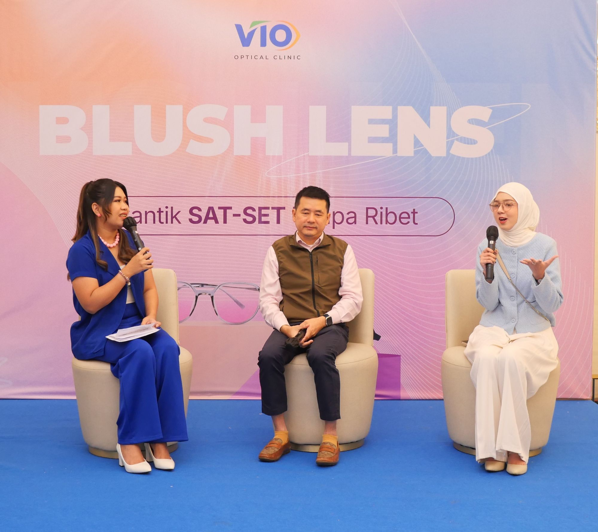 Blush Lens: Trik Sat Set Biar Kelihatan Fresh Tanpa Makeup Tebal