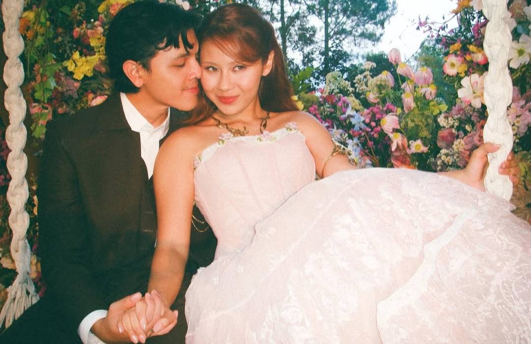 Viral! Konsep Enchanted Forest & Gaun Pink Coquette ala Nadin Amizah yang Bikin Pengen Nikah Cepat-Cepat